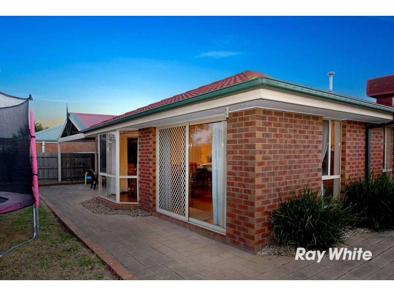 46 Bellbrae Crescent, Cranbourne West VIC 3977