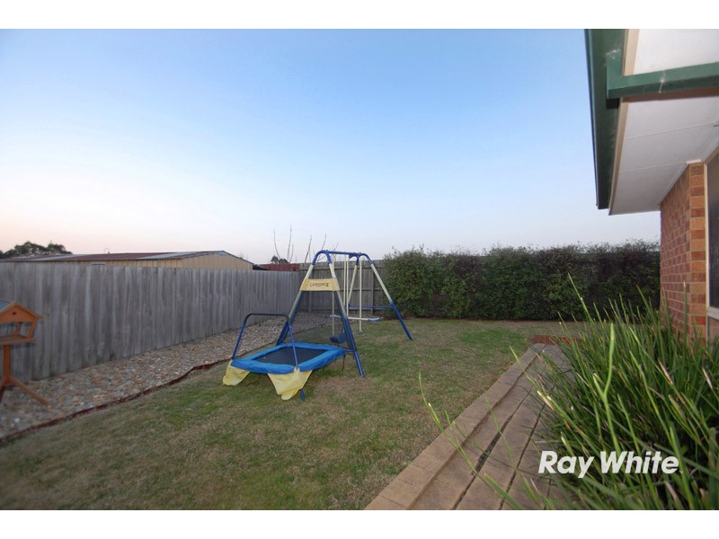46 Bellbrae Crescent, Cranbourne West VIC 3977