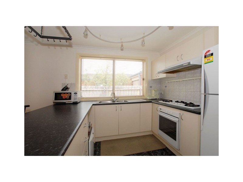 50 Bernborough Avenue, Cranbourne West VIC 3977