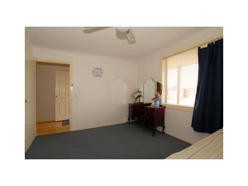 50 Bernborough Avenue, Cranbourne West VIC 3977