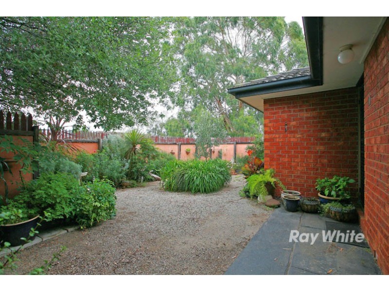 11 Borrowdale Court, Cranbourne West VIC 3977