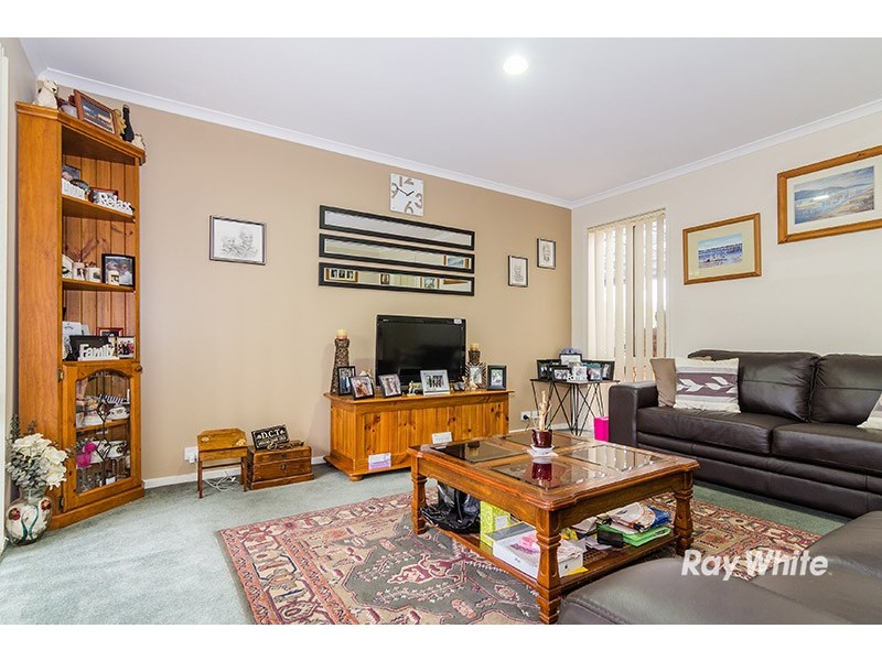 13 Breamlea Way, Cranbourne West VIC 3977