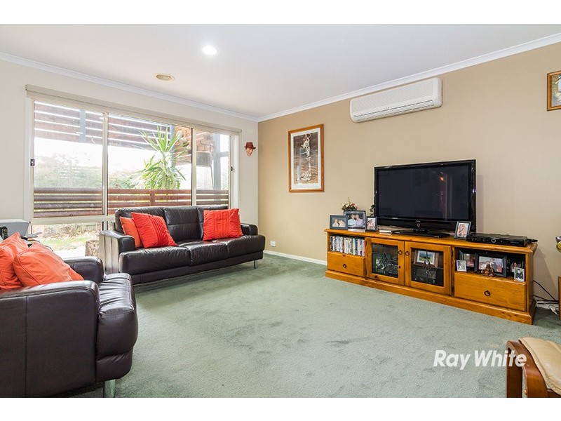 13 Breamlea Way, Cranbourne West VIC 3977