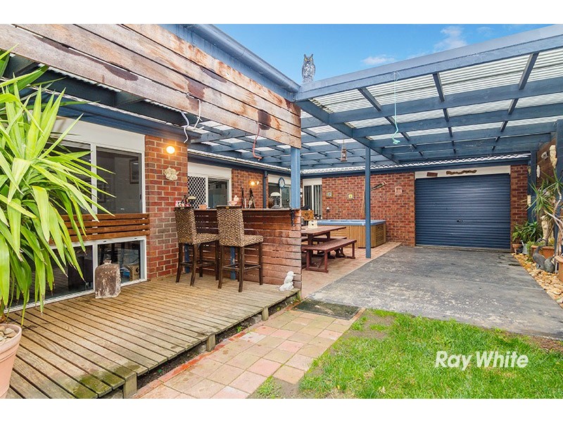 13 Breamlea Way, Cranbourne West VIC 3977