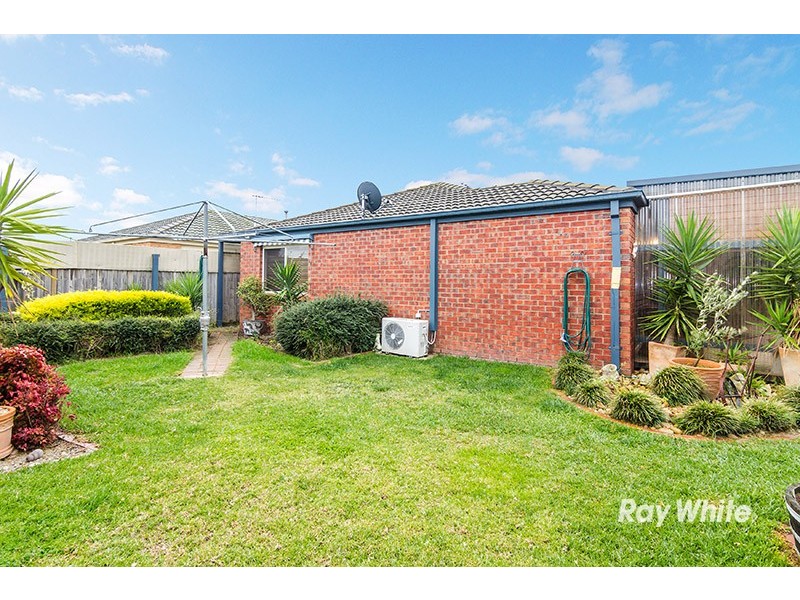 13 Breamlea Way, Cranbourne West VIC 3977