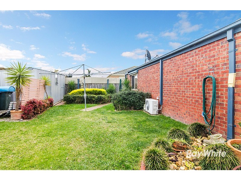 13 Breamlea Way, Cranbourne West VIC 3977