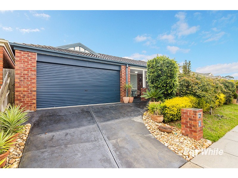 13 Breamlea Way, Cranbourne West VIC 3977