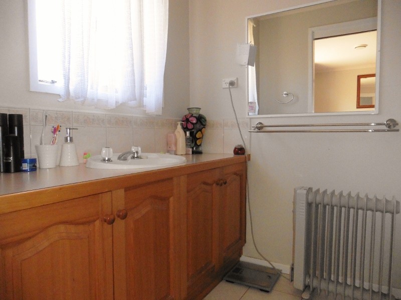 18 Brentwood Drive, Cranbourne North VIC 3977