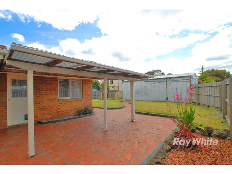 1 Brentwood Drive, Cranbourne North VIC 3977