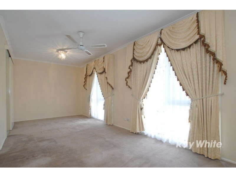 1 Brentwood Drive, Cranbourne North VIC 3977