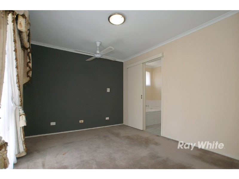 1 Brentwood Drive, Cranbourne North VIC 3977