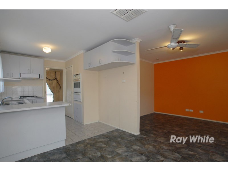 1 Brentwood Drive, Cranbourne North VIC 3977