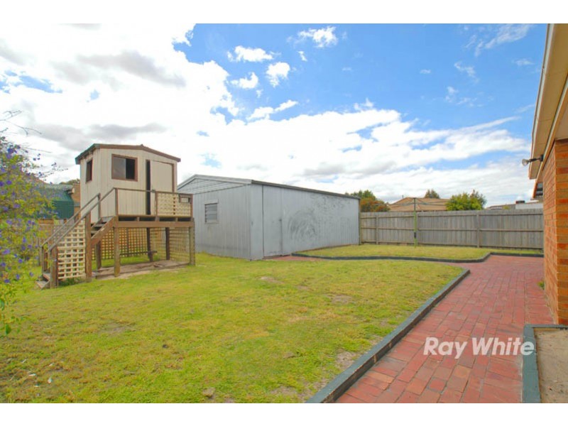 1 Brentwood Drive, Cranbourne North VIC 3977
