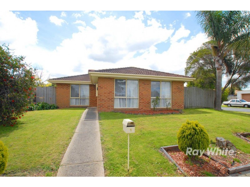 1 Brentwood Drive, Cranbourne North VIC 3977