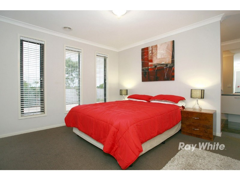 10 Camkerr Place, Lyndhurst VIC 3975