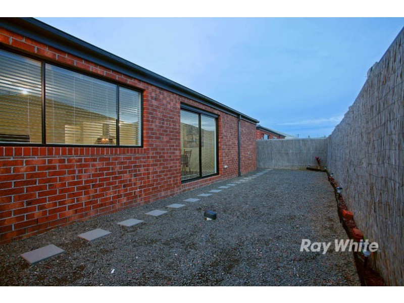 10 Camkerr Place, Lyndhurst VIC 3975