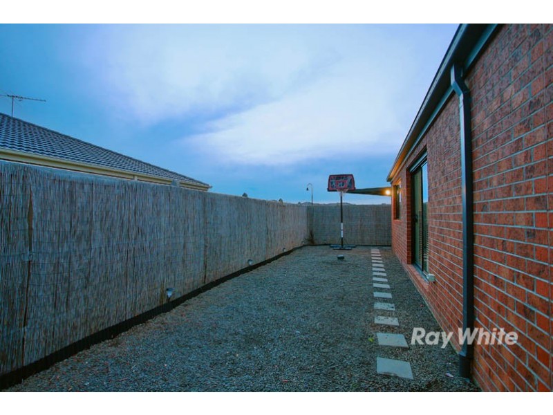 10 Camkerr Place, Lyndhurst VIC 3975