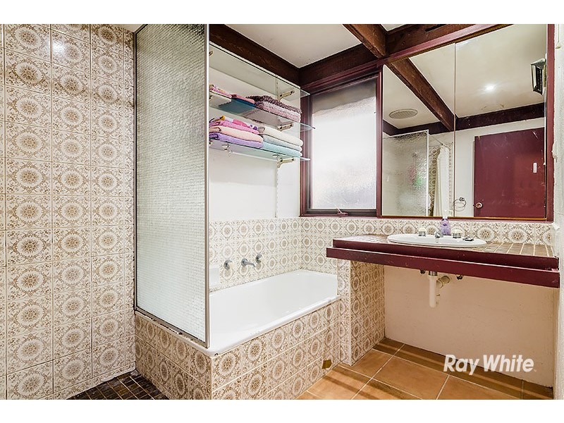 24 Camms Road, Cranbourne VIC 3977