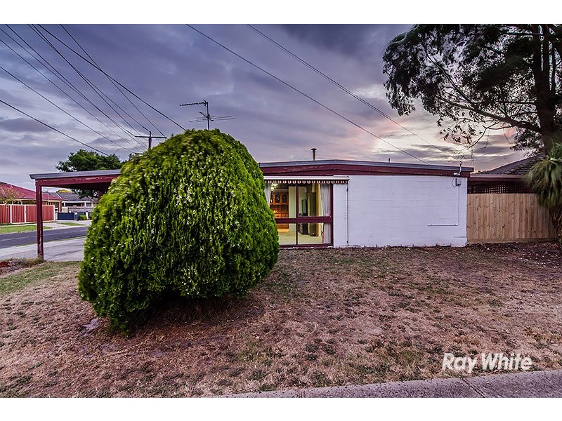 24 Camms Road, Cranbourne VIC 3977