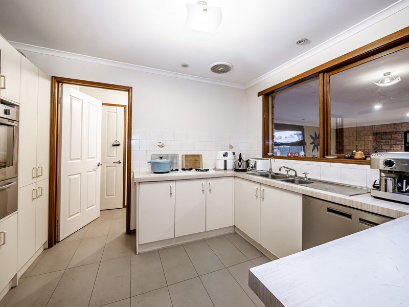 3 Celebration Court, Cranbourne West VIC 3977