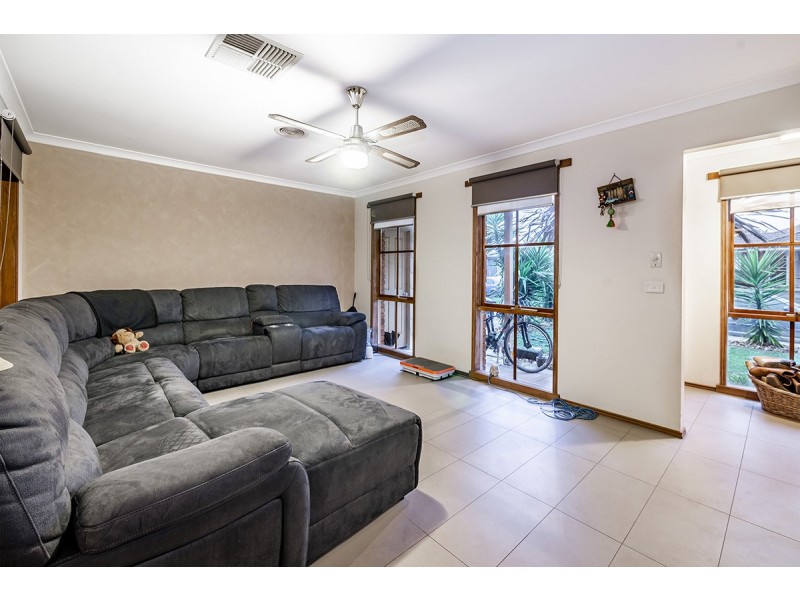 3 Celebration Court, Cranbourne West VIC 3977