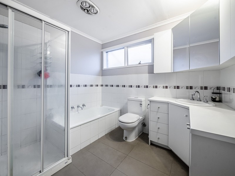 3 Celebration Court, Cranbourne West VIC 3977