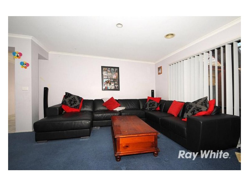 47 Central Parkway, Cranbourne West VIC 3977