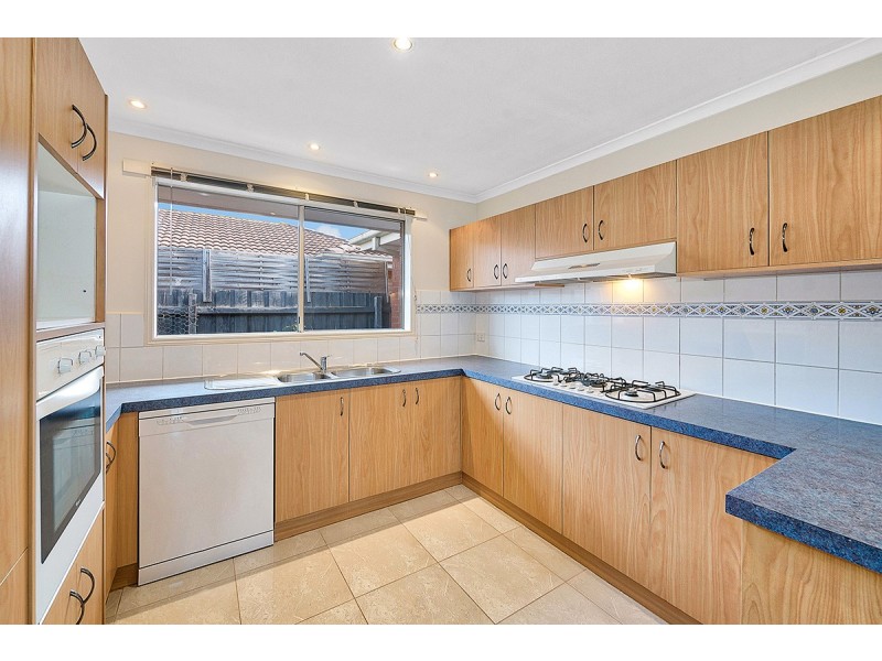 1 Chatham Close, Cranbourne East VIC 3977