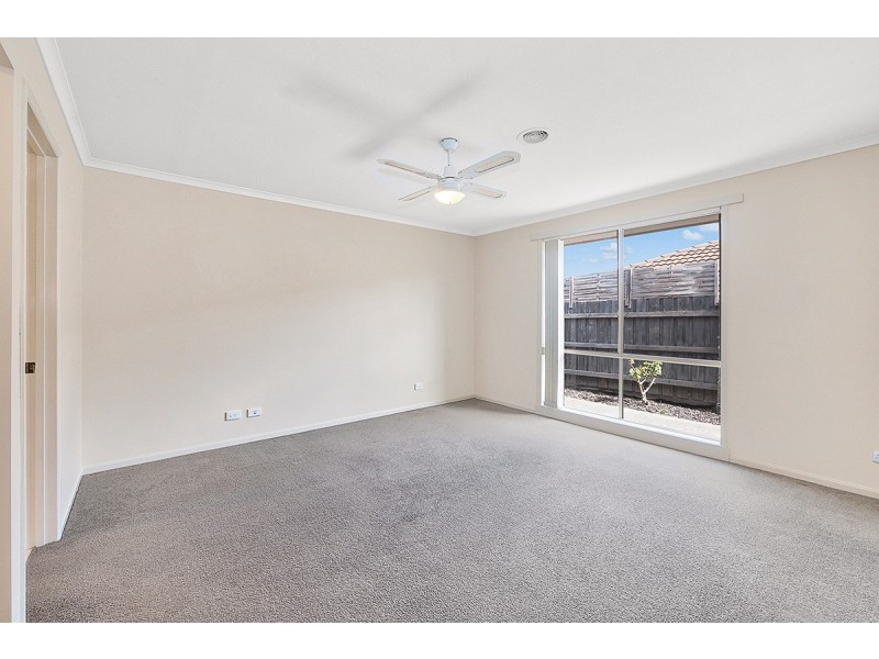 1 Chatham Close, Cranbourne East VIC 3977