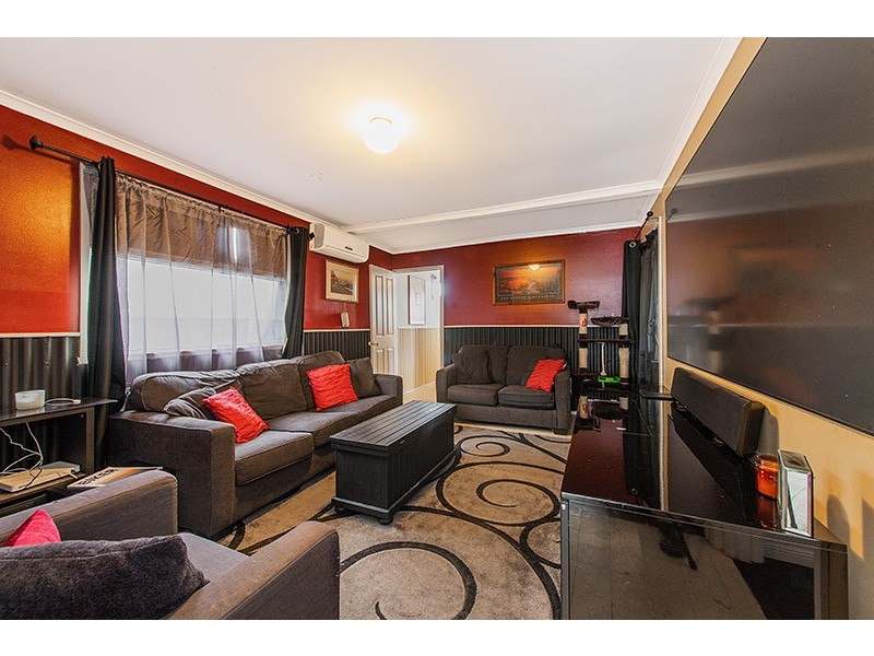 64 Circle Drive North, Cranbourne VIC 3977