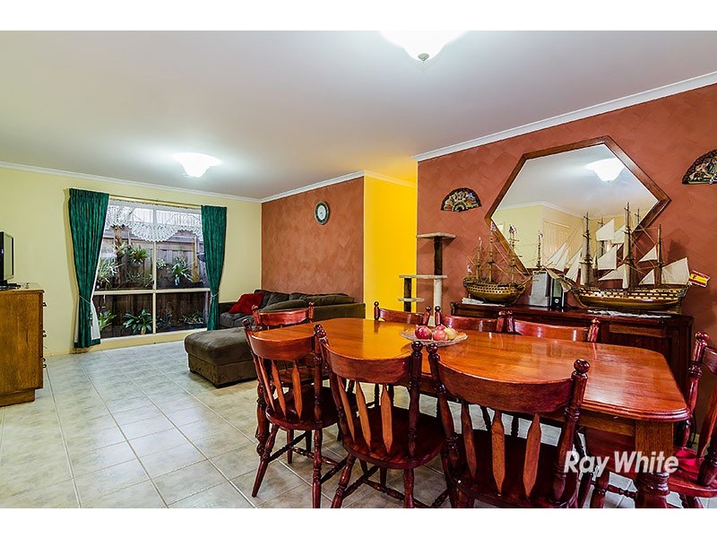 10 Connor Mews, Cranbourne East VIC 3977