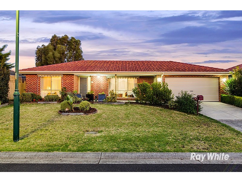 10 Connor Mews, Cranbourne East VIC 3977