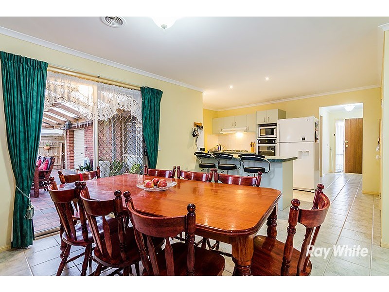 10 Connor Mews, Cranbourne East VIC 3977