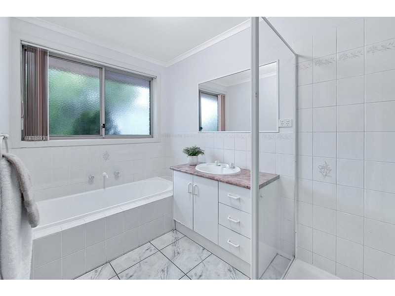 11 Culcairn Court, Narre Warren South VIC 3805