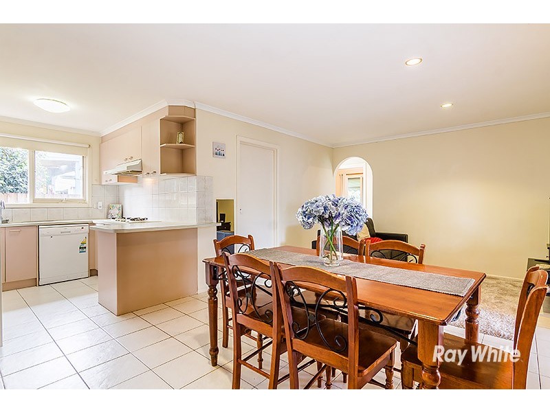 12 Dean Court, Cranbourne West VIC 3977