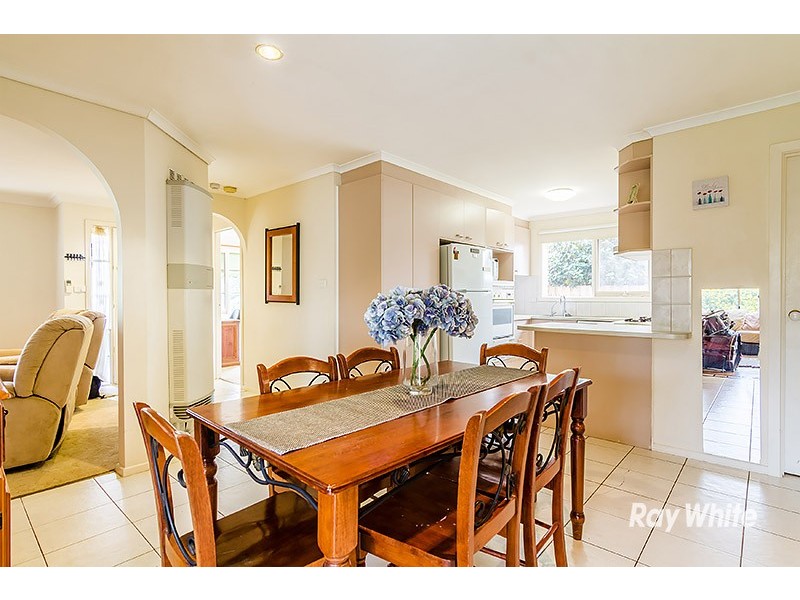 12 Dean Court, Cranbourne West VIC 3977