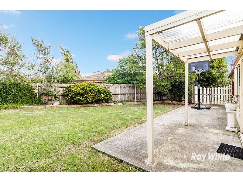 12 Dean Court, Cranbourne West VIC 3977