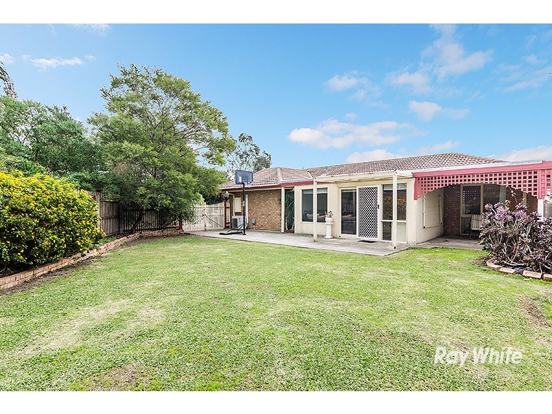 12 Dean Court, Cranbourne West VIC 3977