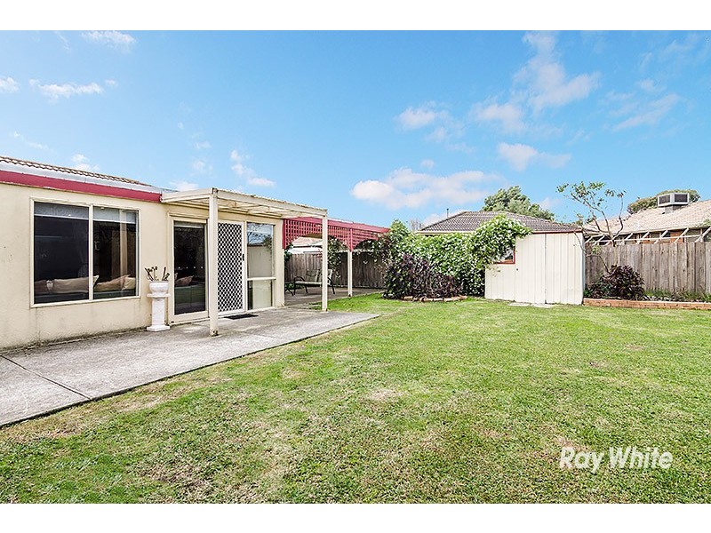 12 Dean Court, Cranbourne West VIC 3977