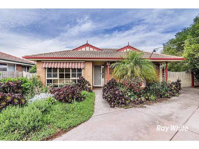 12 Dean Court, Cranbourne West VIC 3977