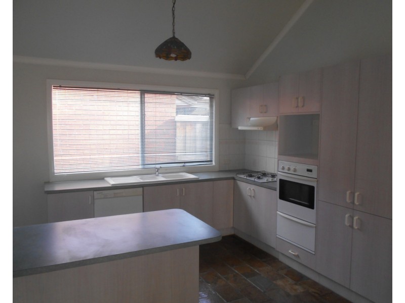 7 Eliza Street, Cranbourne North VIC 3977