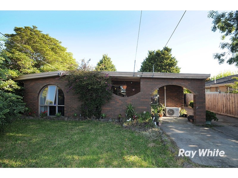 16 Fenfield Street, Cranbourne VIC 3977