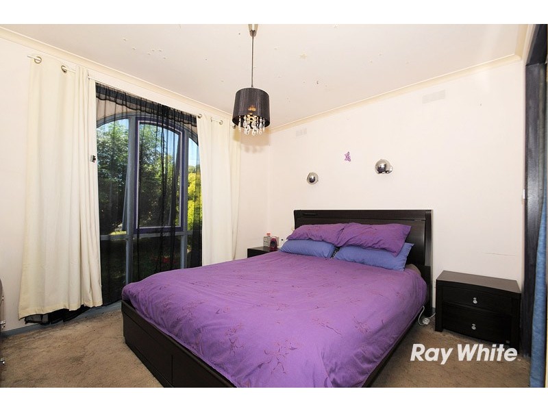 16 Fenfield Street, Cranbourne VIC 3977