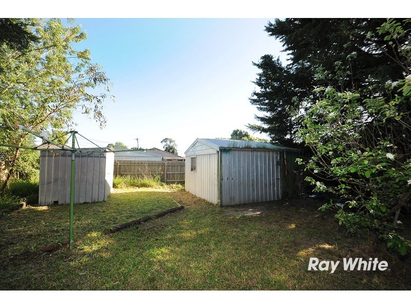 16 Fenfield Street, Cranbourne VIC 3977