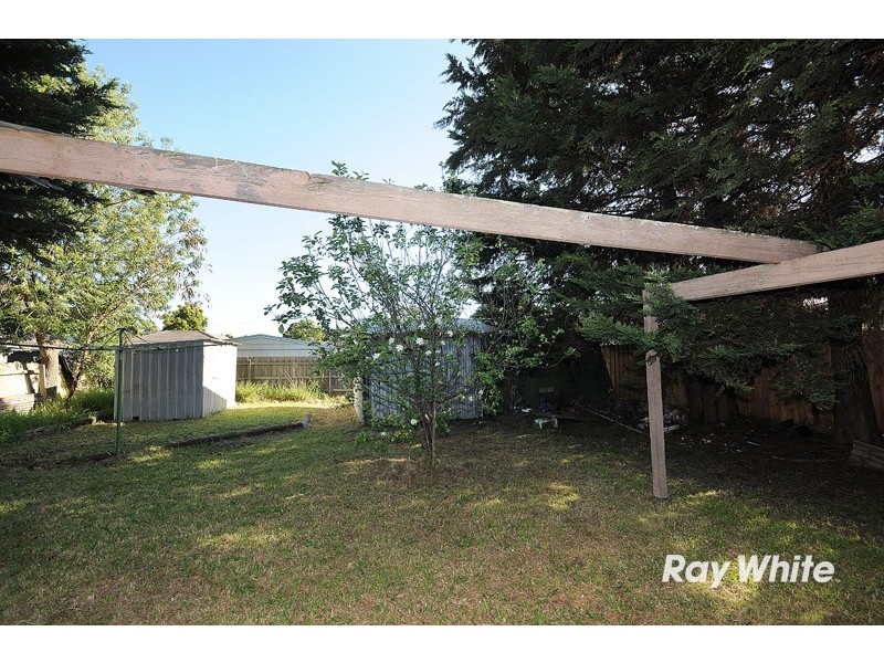 16 Fenfield Street, Cranbourne VIC 3977