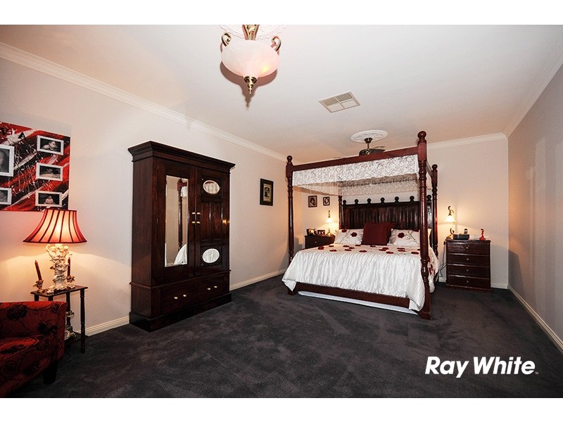 20 Flash Dan Drive, Cranbourne East VIC 3977