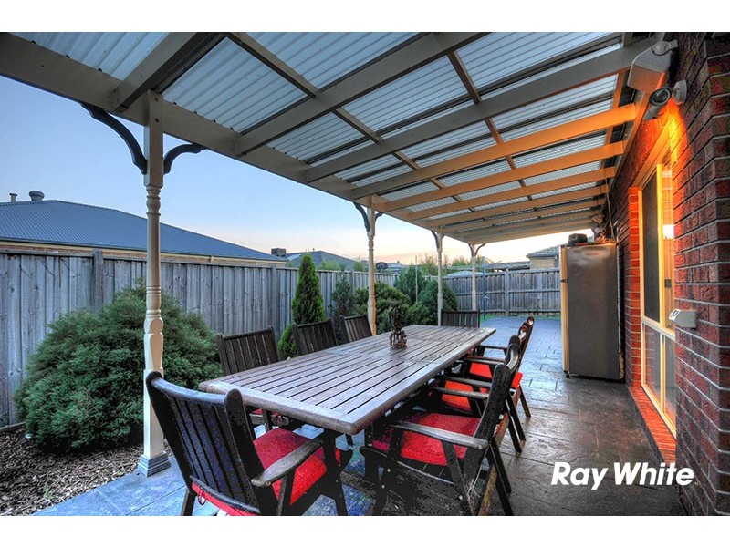 20 Flash Dan Drive, Cranbourne East VIC 3977