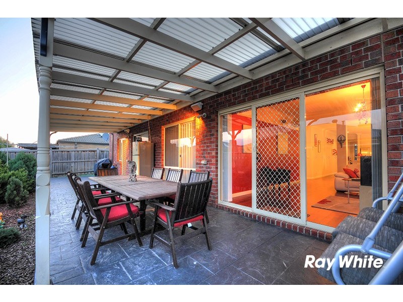 20 Flash Dan Drive, Cranbourne East VIC 3977