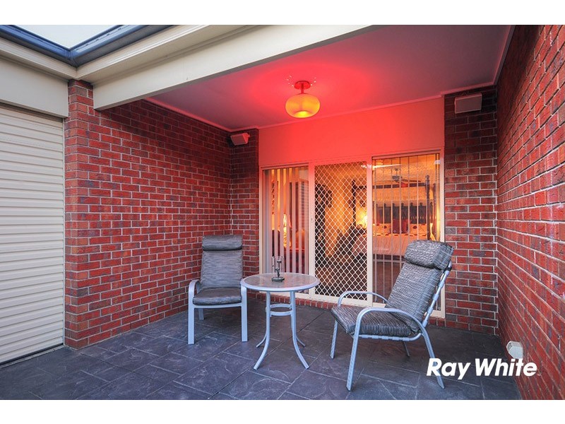 20 Flash Dan Drive, Cranbourne East VIC 3977