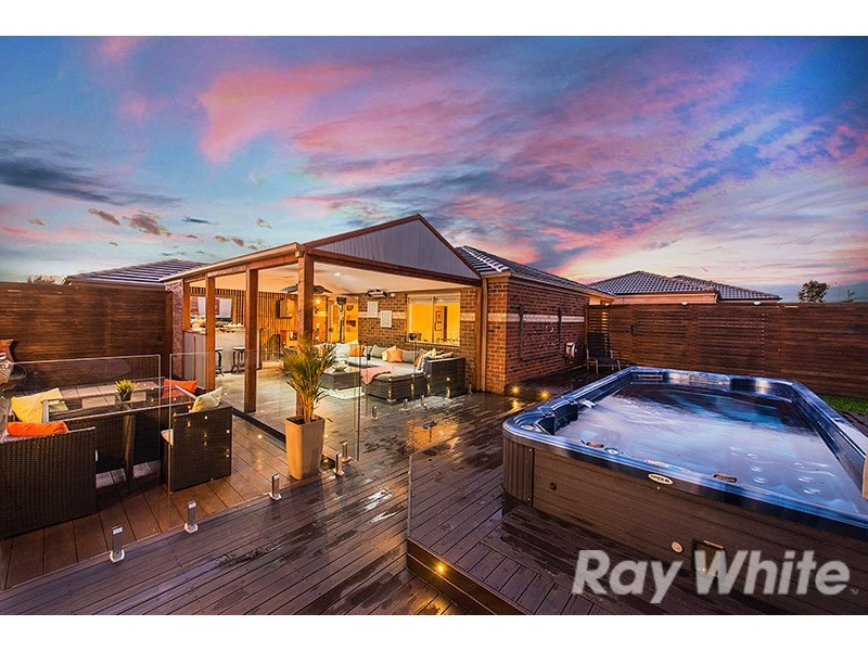 21 Forest Oak Court, Cranbourne VIC 3977